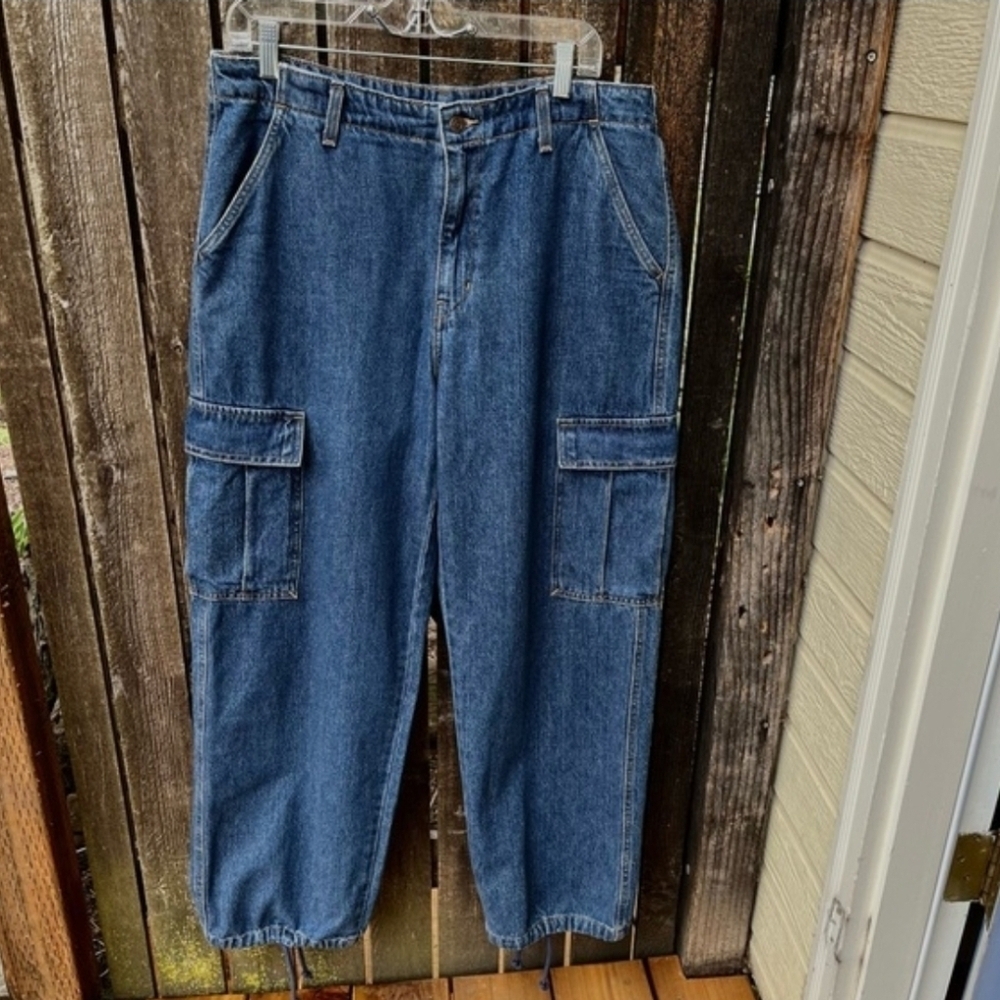 Levis '94 Baggy Cargo Jogger Size 32 Fits Size 14 - Picture 2 of 10